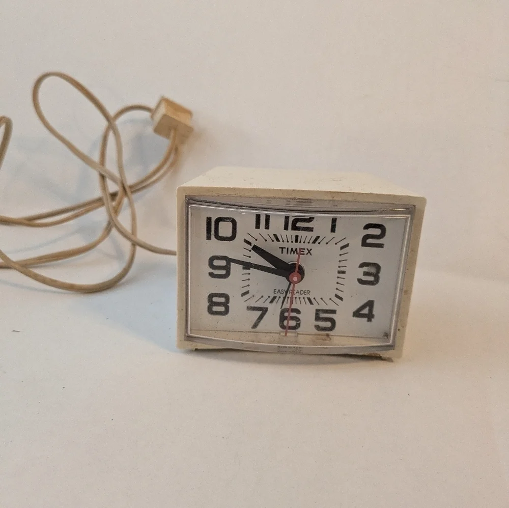 Vintage Timex Electric Alarm Clock Antique White, works great!